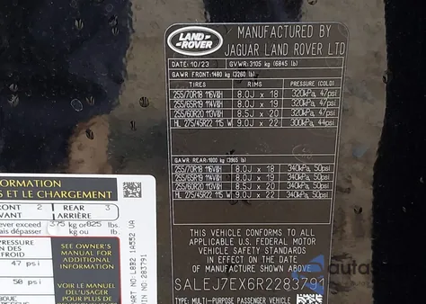 2024 Land Rover Defender 110 P300 z USA, uszkodzony, nr VIN SALEJ7EX6R2283791